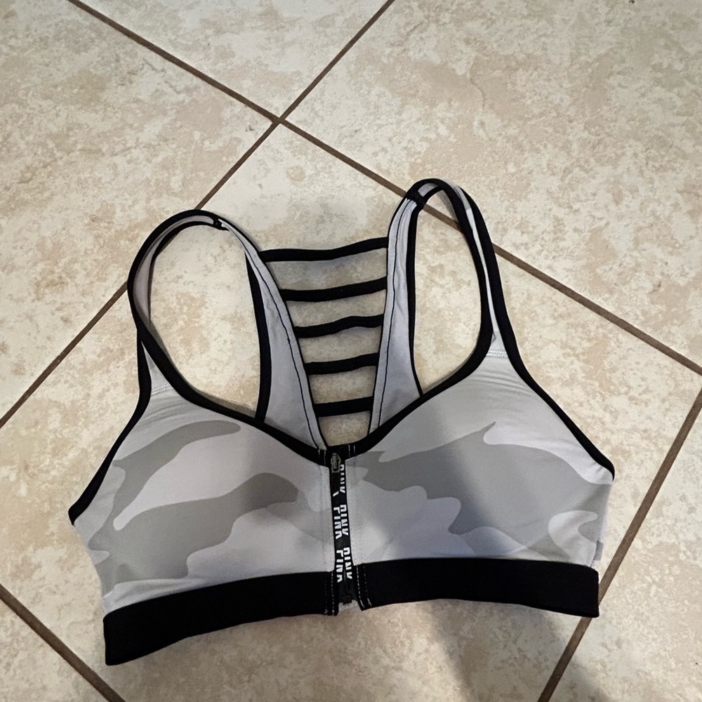 PINK Victoria's Secret ultimate Sports Bra camo